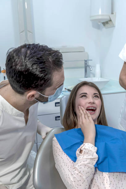 Best Broken Tooth Emergency  in Vista Santa Rosa, CA